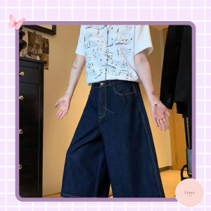 Người mẫu mặc quần áo nữ FoureLabel với outfit tối giản, dễ phối, giúp xây dựng tủ đồ thông minh và mặc đẹp mỗi ngày.