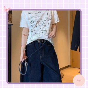 Người mẫu mặc quần áo nữ FoureLabel với outfit tối giản, dễ phối, giúp xây dựng tủ đồ thông minh và mặc đẹp mỗi ngày.