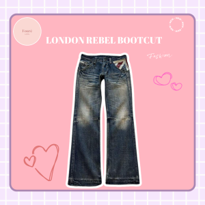 Người mẫu mặc quần áo nữ FoureLabel với outfit tối giản, dễ phối, giúp xây dựng tủ đồ thông minh và mặc đẹp mỗi ngày.