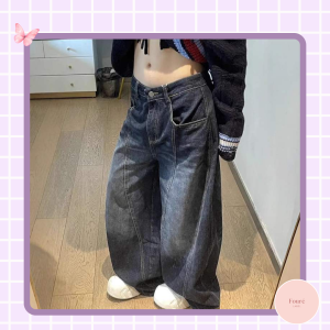 Người mẫu mặc quần áo nữ FoureLabel với outfit tối giản, dễ phối, giúp xây dựng tủ đồ thông minh và mặc đẹp mỗi ngày.