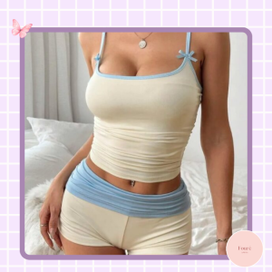 Người mẫu mặc quần áo nữ FoureLabel với outfit tối giản, dễ phối, giúp xây dựng tủ đồ thông minh và mặc đẹp mỗi ngày.