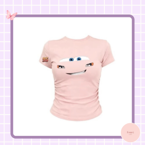 Người mẫu mặc quần áo nữ FoureLabel với outfit tối giản, dễ phối, giúp xây dựng tủ đồ thông minh và mặc đẹp mỗi ngày.