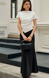 Gợi ý outfit quần áo FoureLabel giúp nàng tự tin hơn